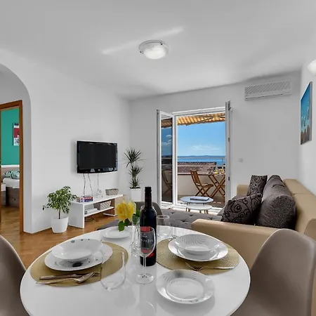 Newly Renovated Apartment With A Beautiful Sea View Emili Promajna Exterior photo